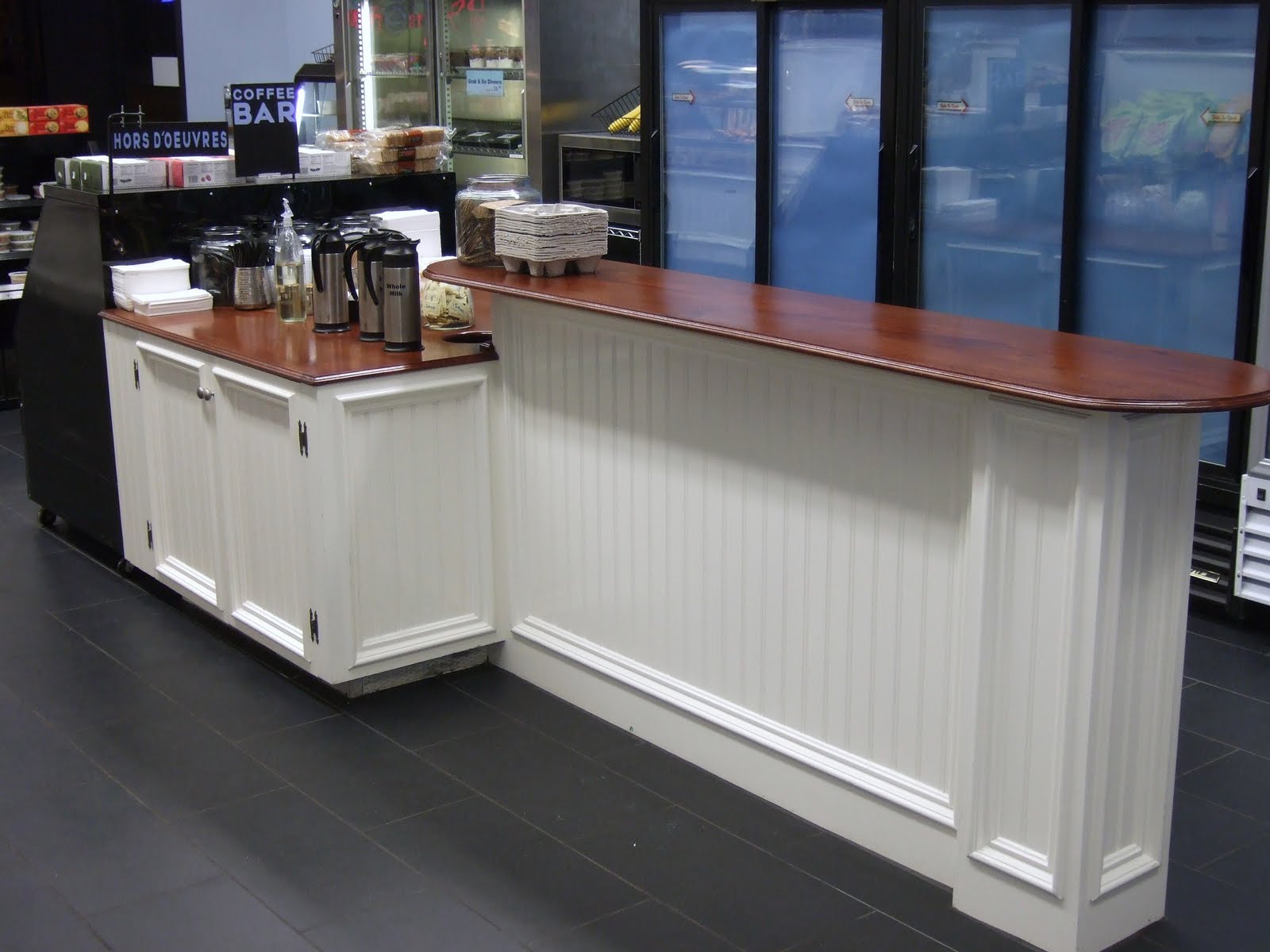 HORIZONTAL BEADBOARD FLOOR TO CEILING - WindsorONE