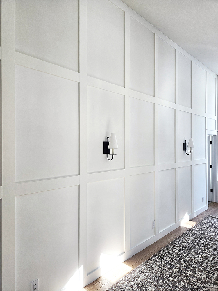 Flat panels grid, 3 panels high, straight trim board squares accent wall